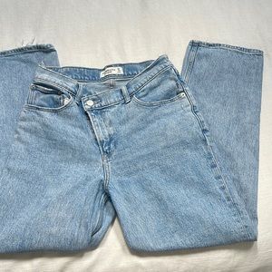 A&F 90s straight ultra high rise jeans